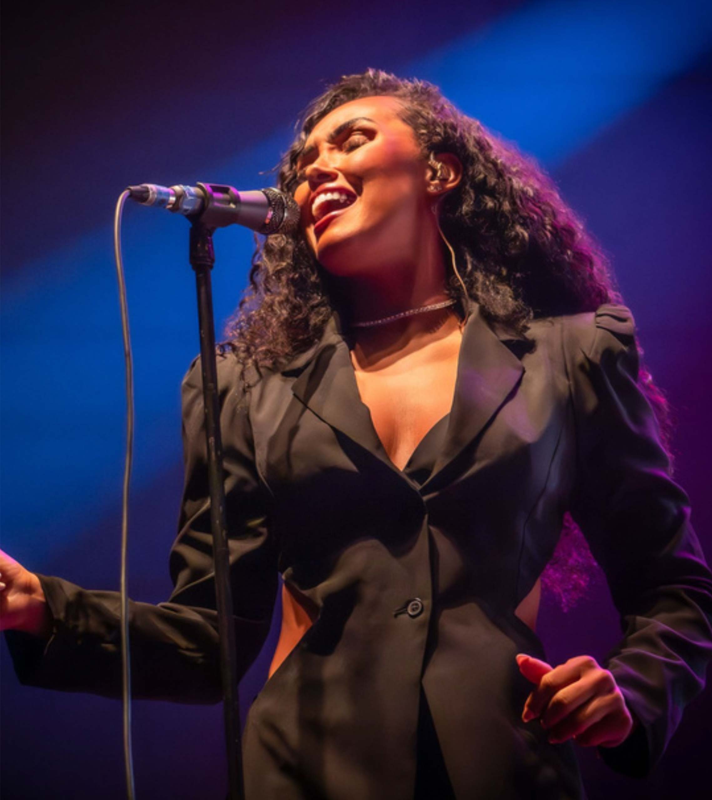 Sophia Romain Crazy Bear Stadhampton New Years Eve Singer